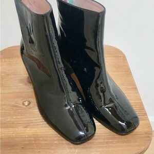 KATE SPADE Black Patent Leather Ankle Boots